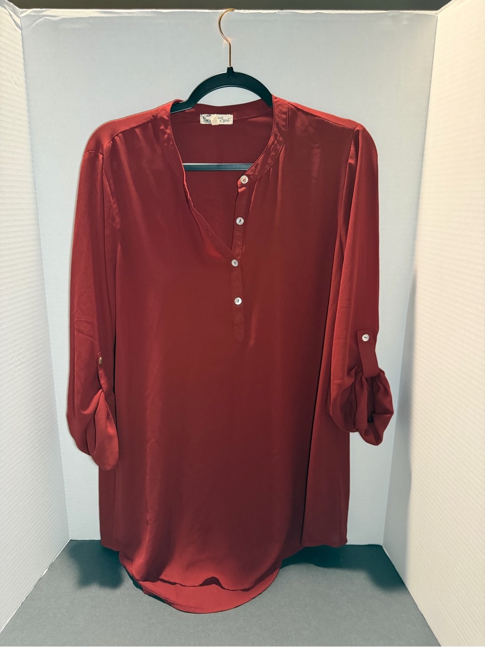 About A Girl Rust Red V-Neck Roll-Tab‎ Tunic